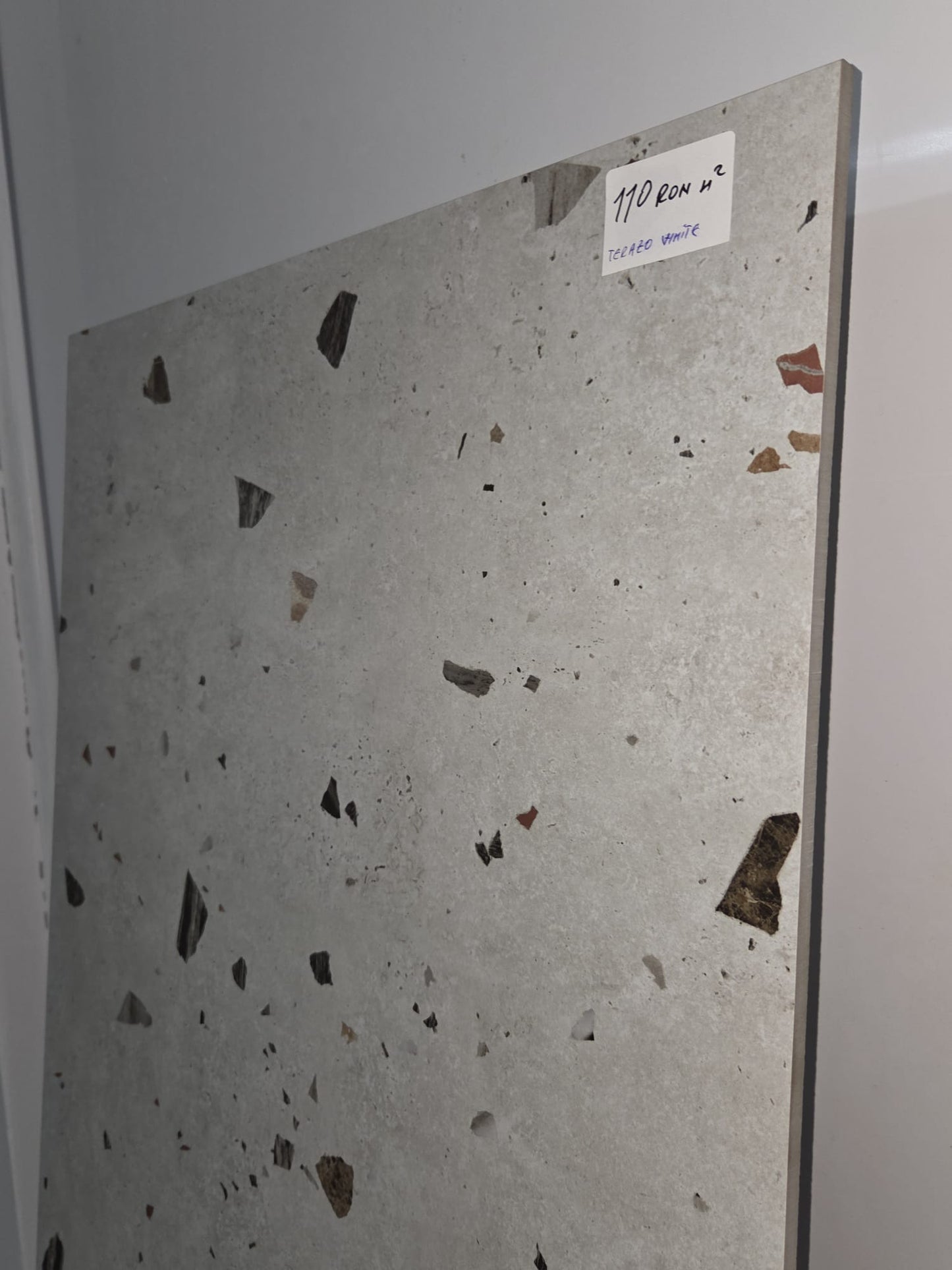 Gresie Terazo White, Portelanata Mata, Rectificata pentru Terase si Balcoane