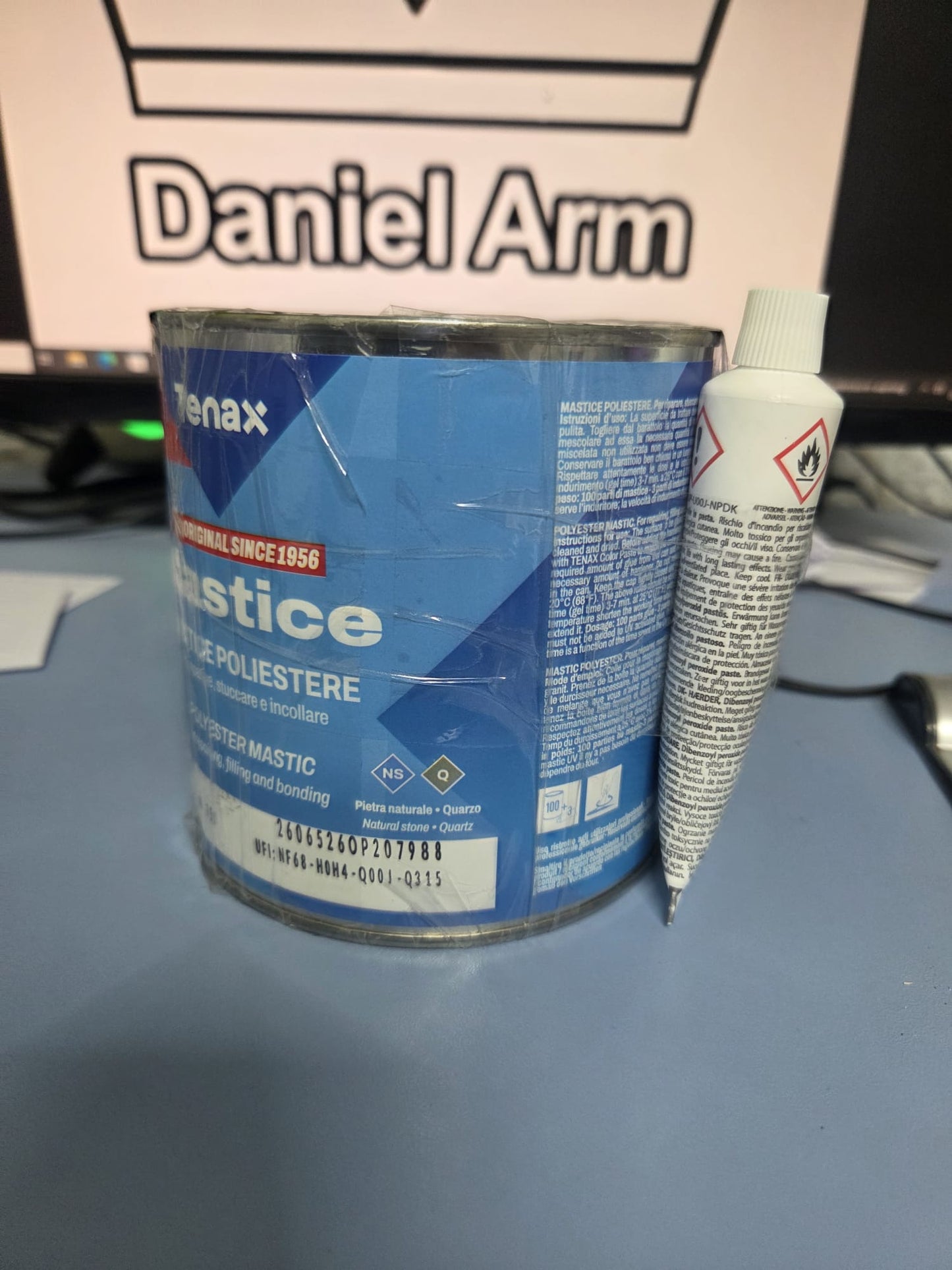 Tenax SolidoCT Paglierino( bej) – Mastic Poliester Profesional pentru Lipire și Reparații – 750 + intaritor 45 ml
