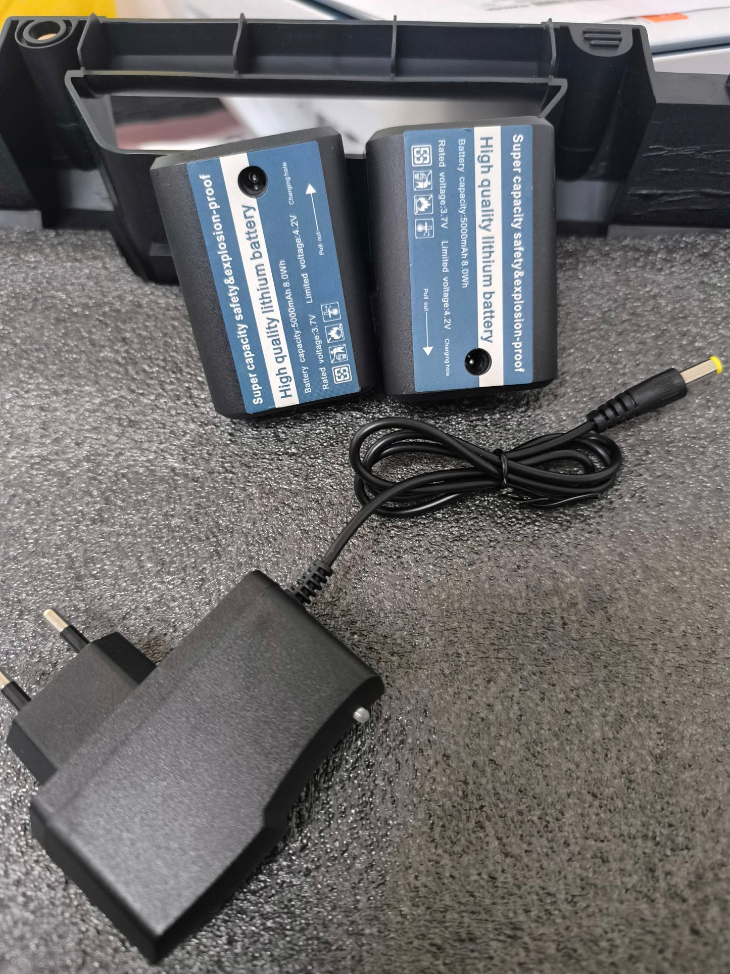 Laser Profesional 16 linii Verzi 3D Cu 2 bateriii 5AH