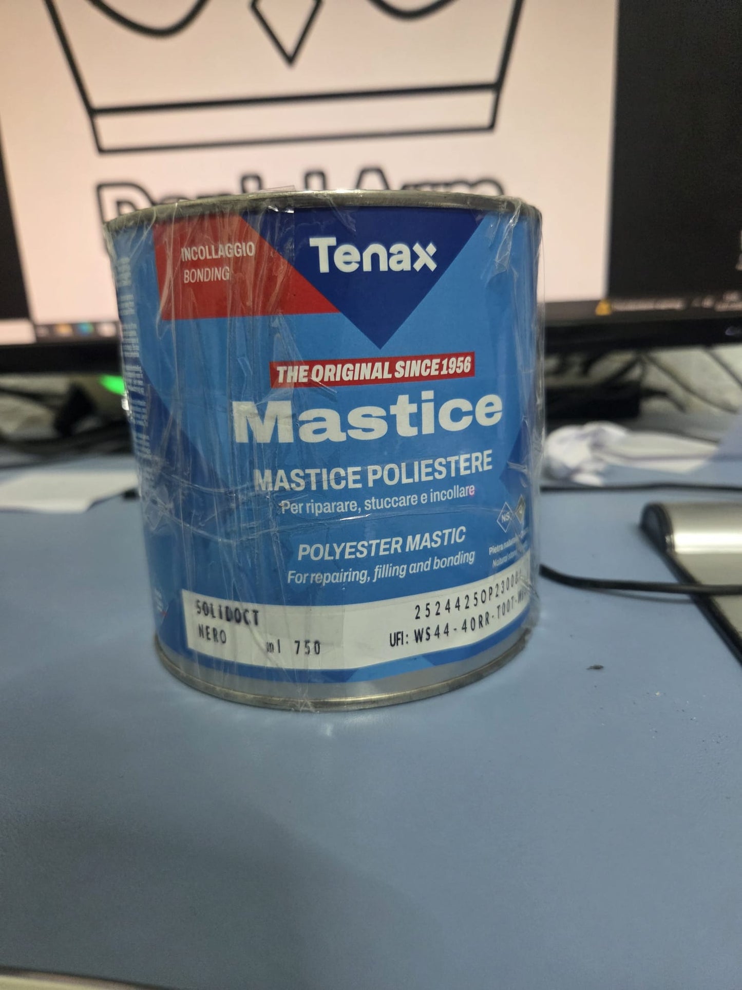 Tenax Solidoct Nero – Mastic Poliester Profesional pentru Lipire și Reparații – 750 ml + intaritor 45ml