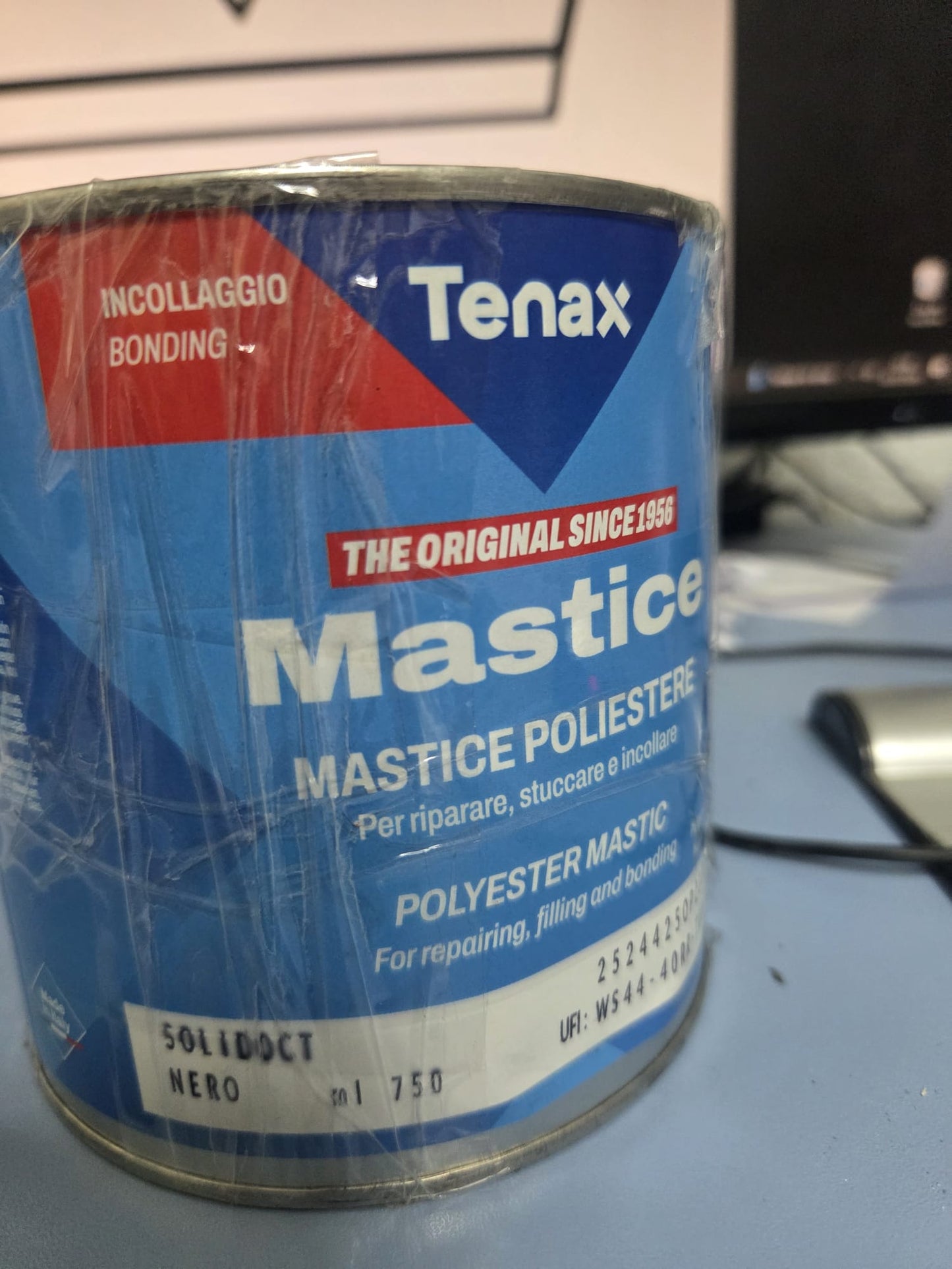 Tenax Solidoct Nero – Mastic Poliester Profesional pentru Lipire și Reparații – 750 ml + intaritor 45ml