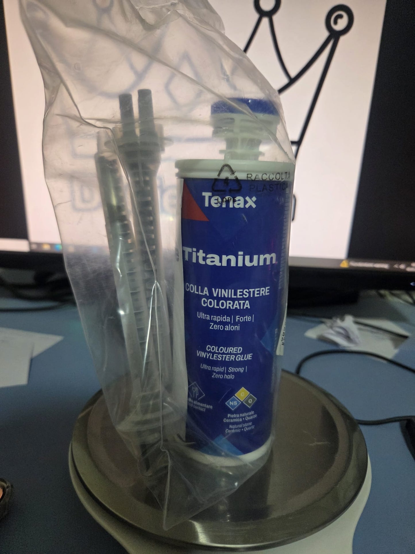 Tenax Titanium Custard 250 ml – Adeziv Vinilester Colorat pentru Lipirea Muchiilor la 45° (Sudură Ceramică)