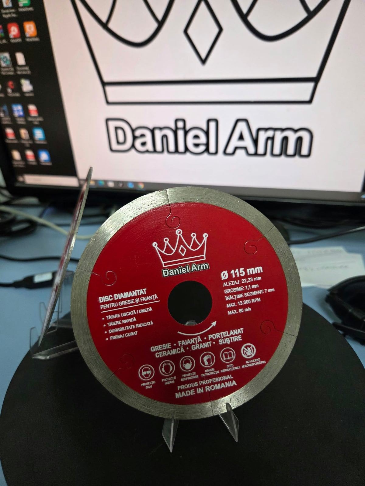 Disc diamantat Profesional  Ultra Subțire 1.1 mm cu diametru de 115mm Fara Contraplaca
